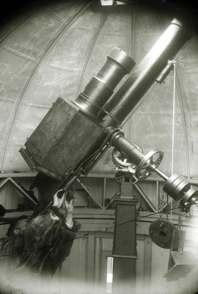 E. E. Barnard guiding the Willard lens